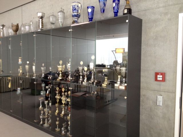 Möbelbau – Vitrine Eisarena Weißwasser