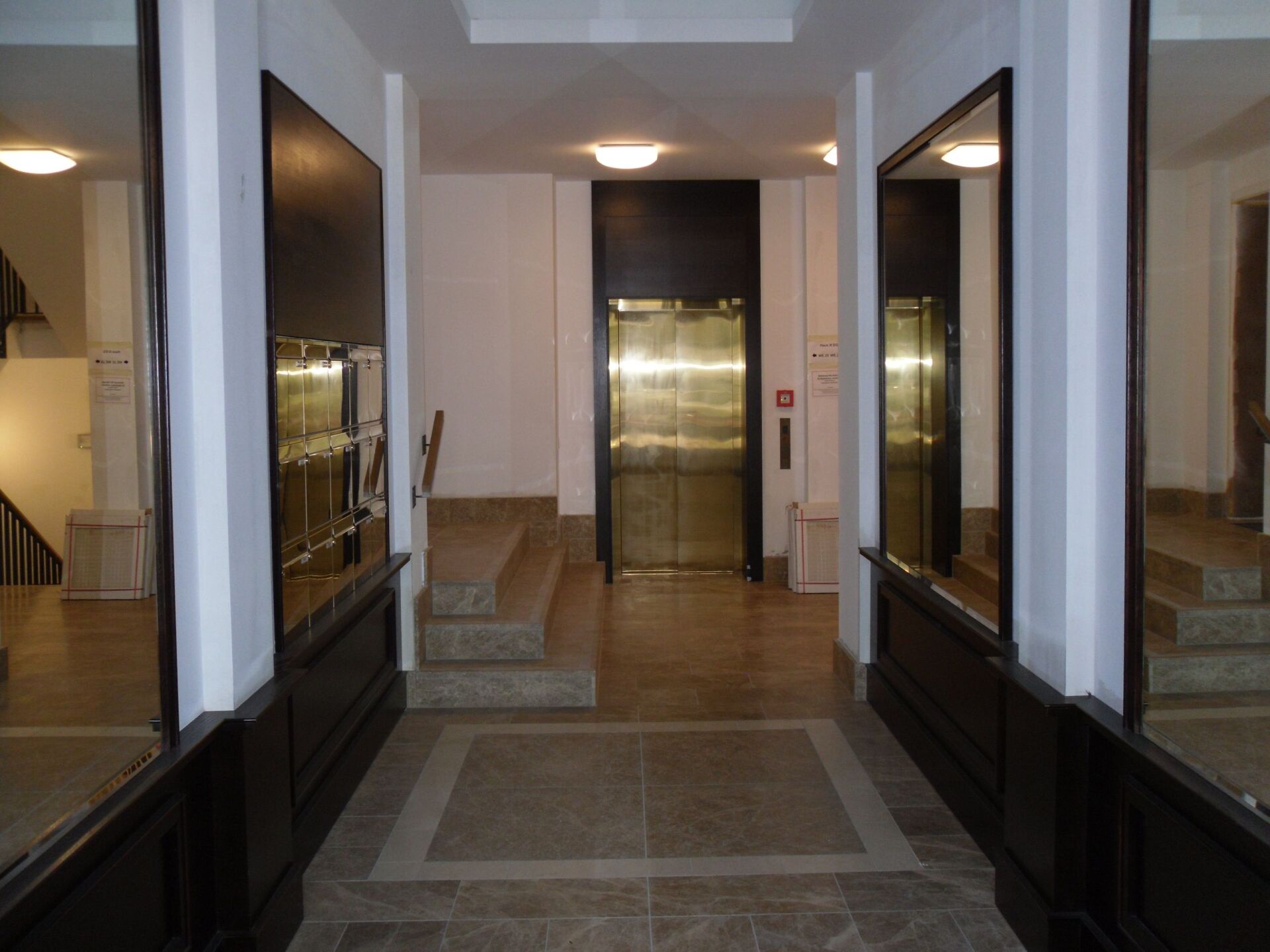 Innenausbau – Wandverkleidungen & Spiegel Rosengärten Berlin