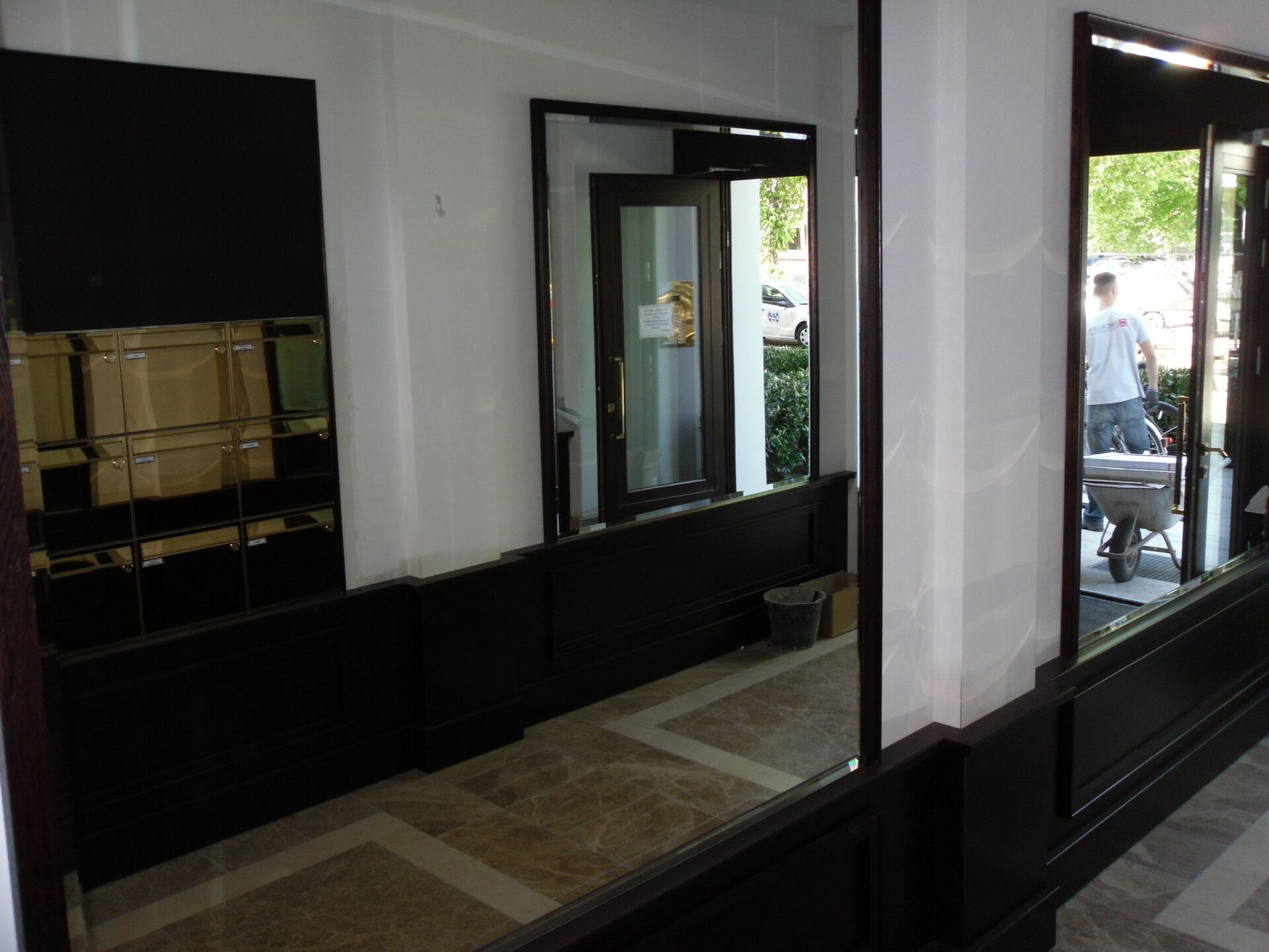 Innenausbau – Wandverkleidungen & Spiegel Rosengärten Berlin