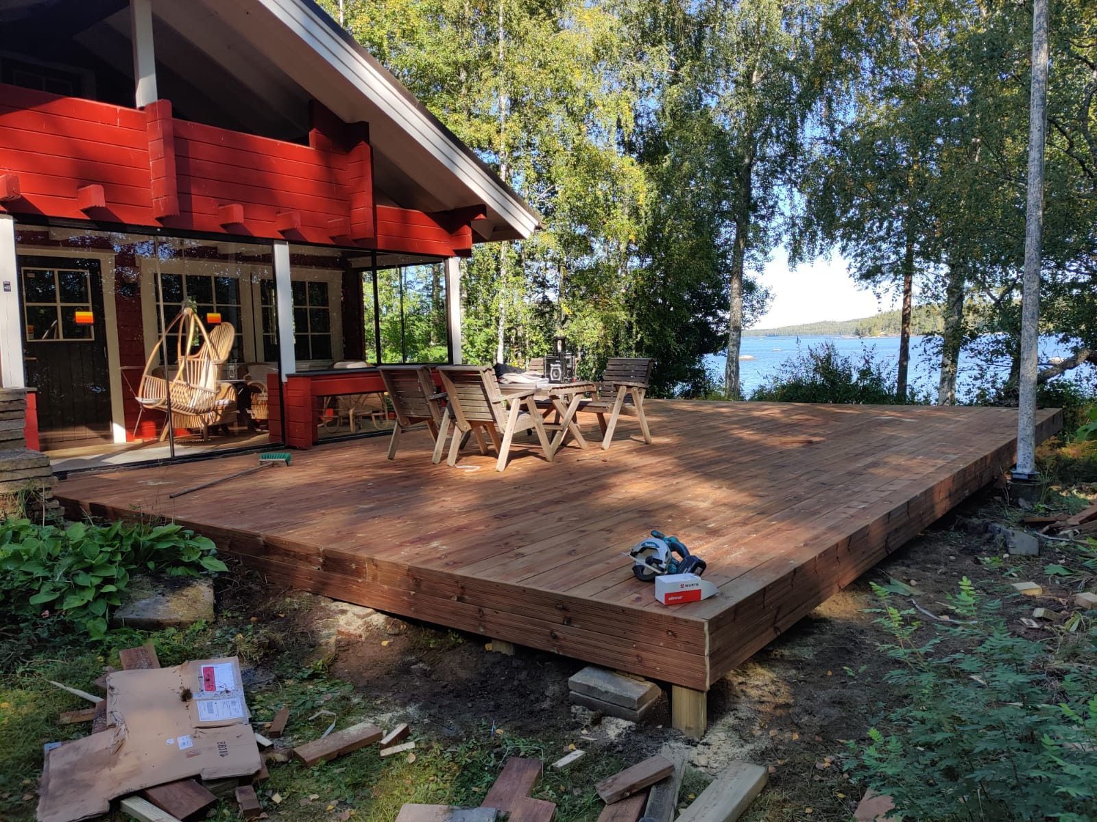 Terassin rakentaminen puusta mökille