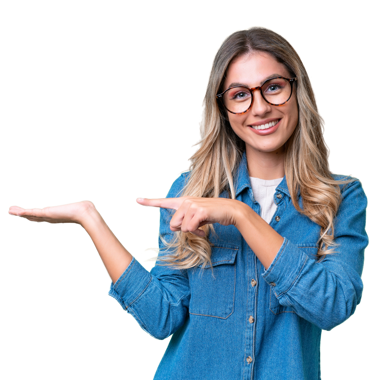 Une jeune femme qui fait signe à sa droite