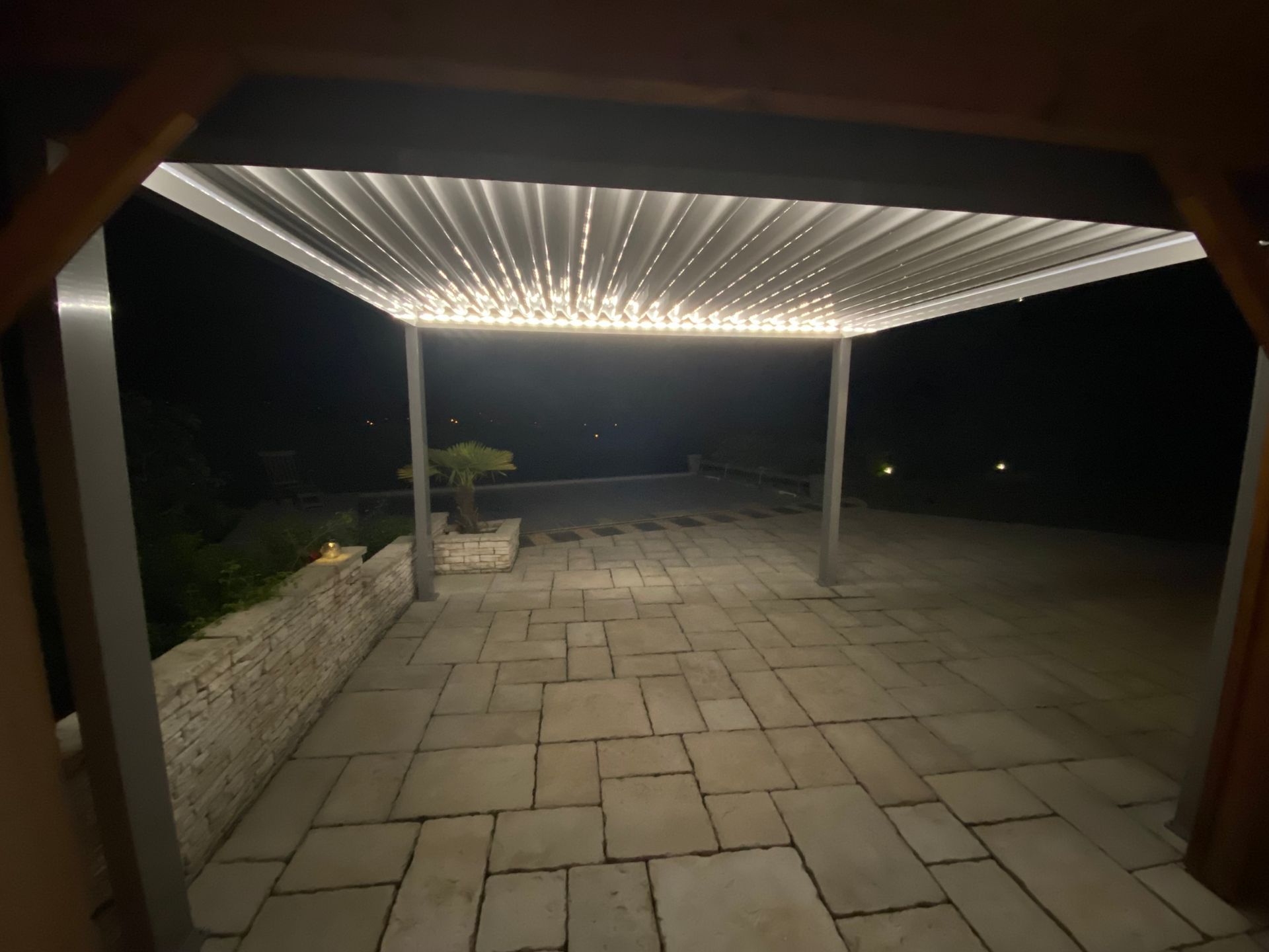 Une pergola éclairée