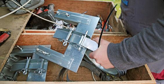 Fixation galvanisée renforcée pour antenne