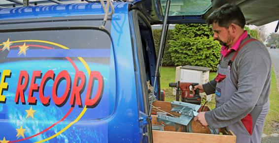 Fixation renforcée pour antenne