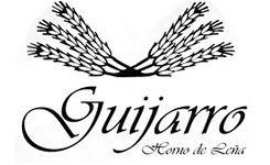 Un logotipo en blanco y negro para una empresa llamada guijarro.