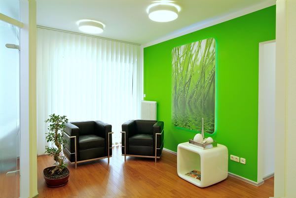 Dr. med. dent. J. Schneider