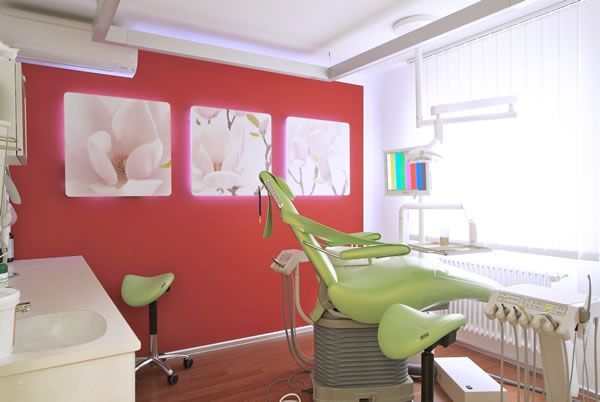 Dr. med. dent. J. Schneider