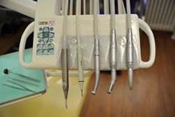 Dr. med. dent. J. Schneider