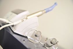 Dr. med. dent. J. Schneider