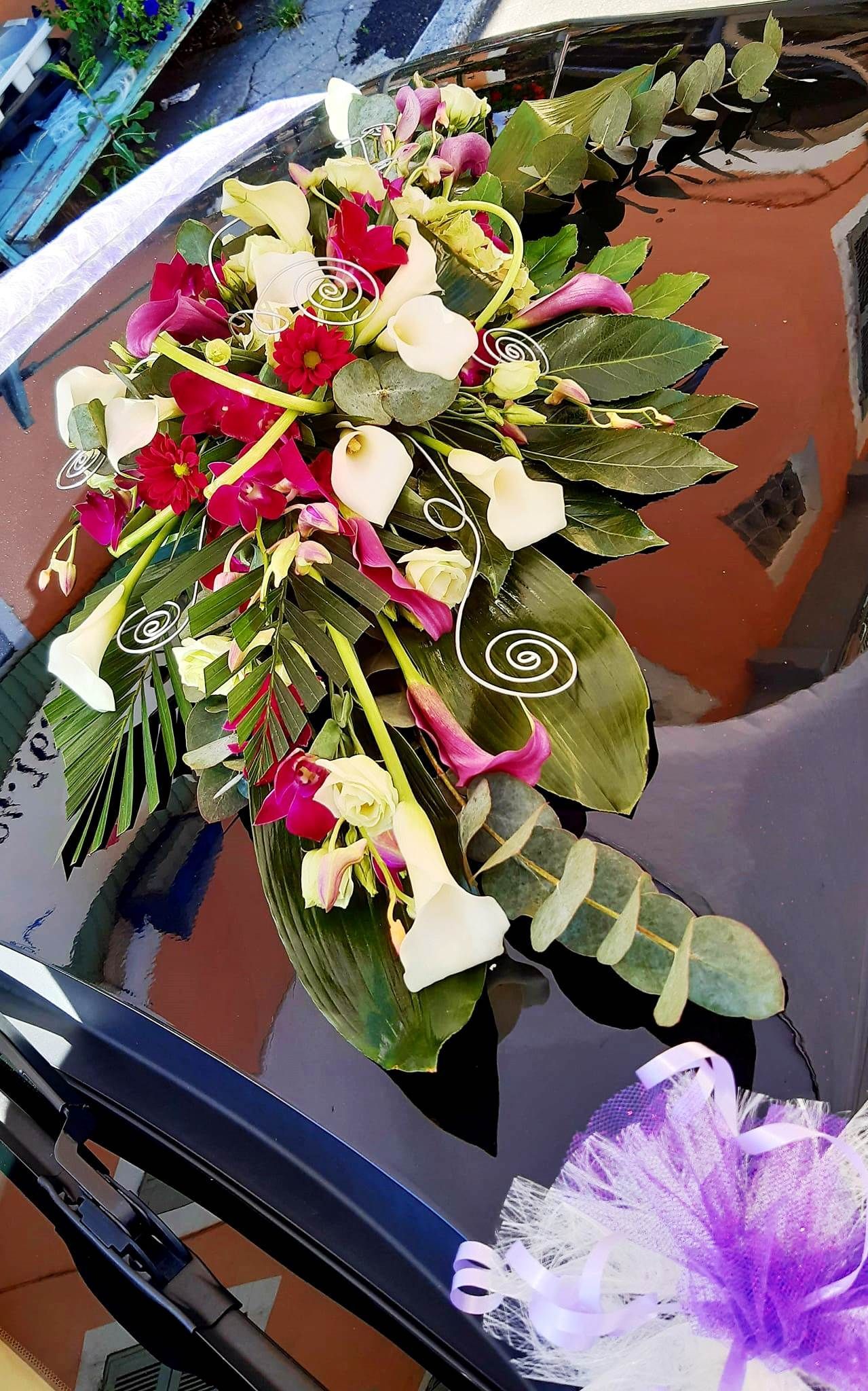 Dessus de voiture fleuri