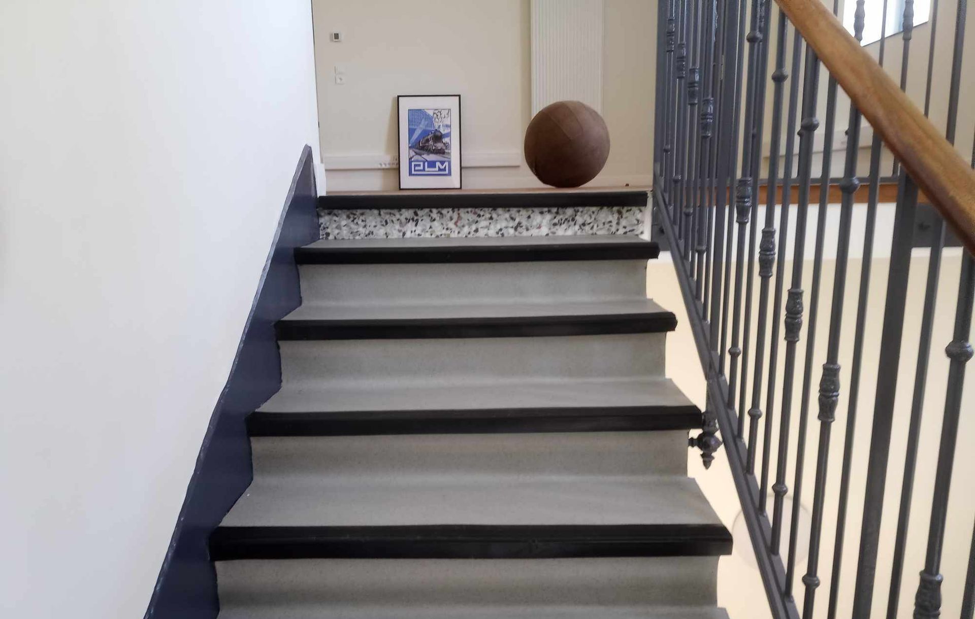 Escalier PVC avec rembarde en ferraille