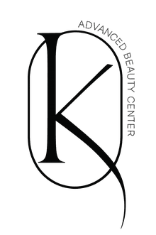 Logotipo de Advanced Beauty Center con la letra K estilizada en negro sobre un fondo blanco.