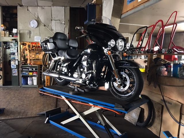 Réparation de moto - Garage Brügger Sàrl