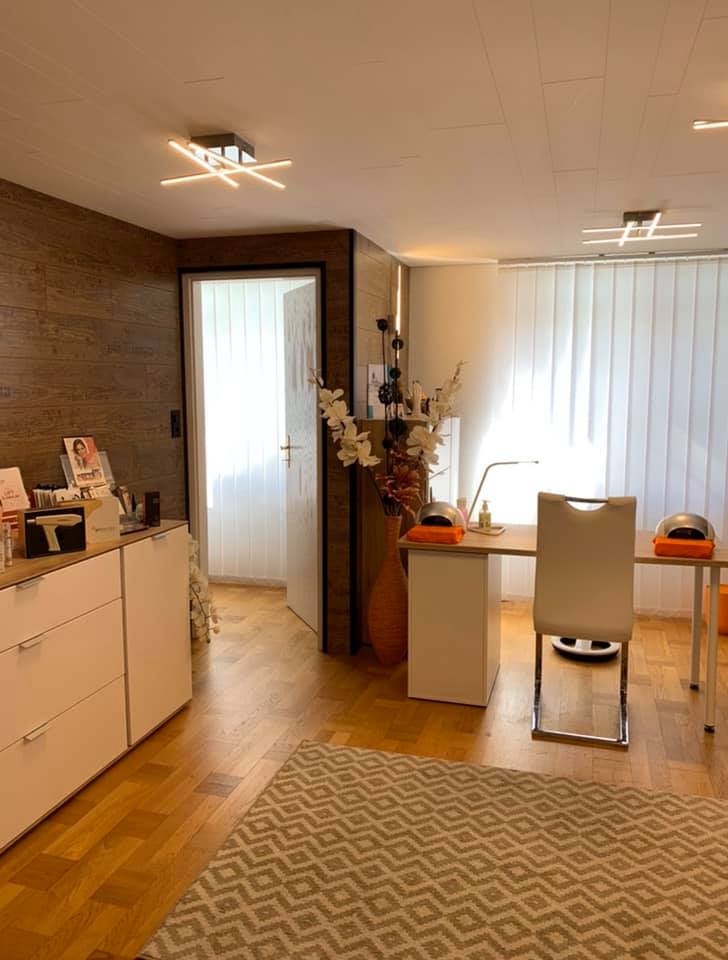 Gesichtsbehandlung - Kosmetik-Institut Sunne Höckli in Schönenbaumgarten