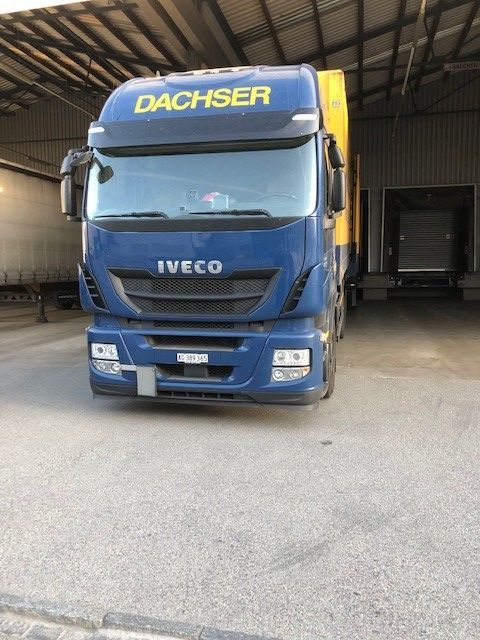 Energy Transport AG LKW IVECO blau