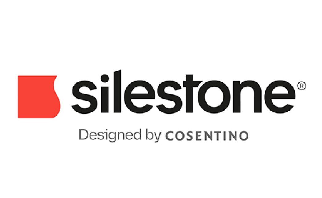 Logotipo de Silestone con icono rojo y texto negro, “Diseñado por COSENTINO” debajo.