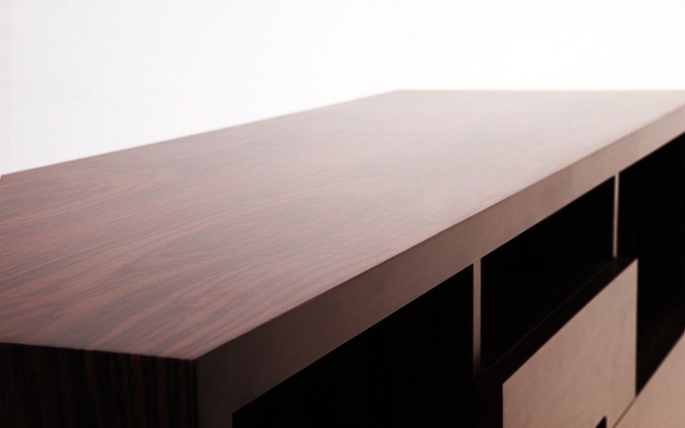 Holzmöbel von der Erwin Krug und Sohn Nachf. GmbH & Co KG