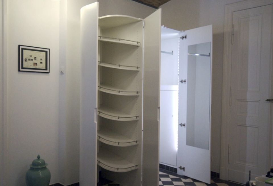 Schrank von der Erwin Krug und Sohn Nachf. GmbH & Co KG