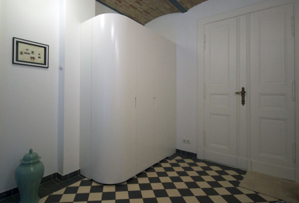 Schrank von der Erwin Krug und Sohn Nachf. GmbH & Co KG