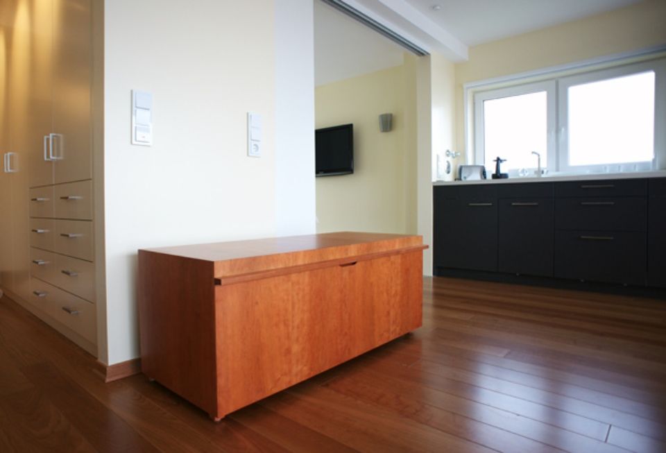 Holzmöbel von der Erwin Krug und Sohn Nachf. GmbH & Co KG