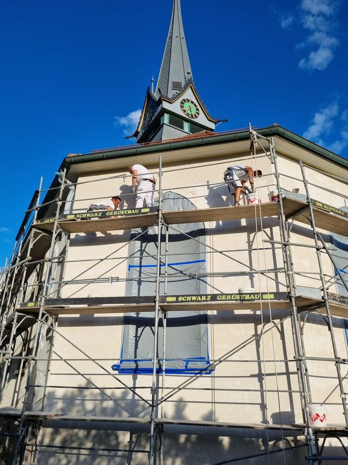 Raum wird dekoriert
