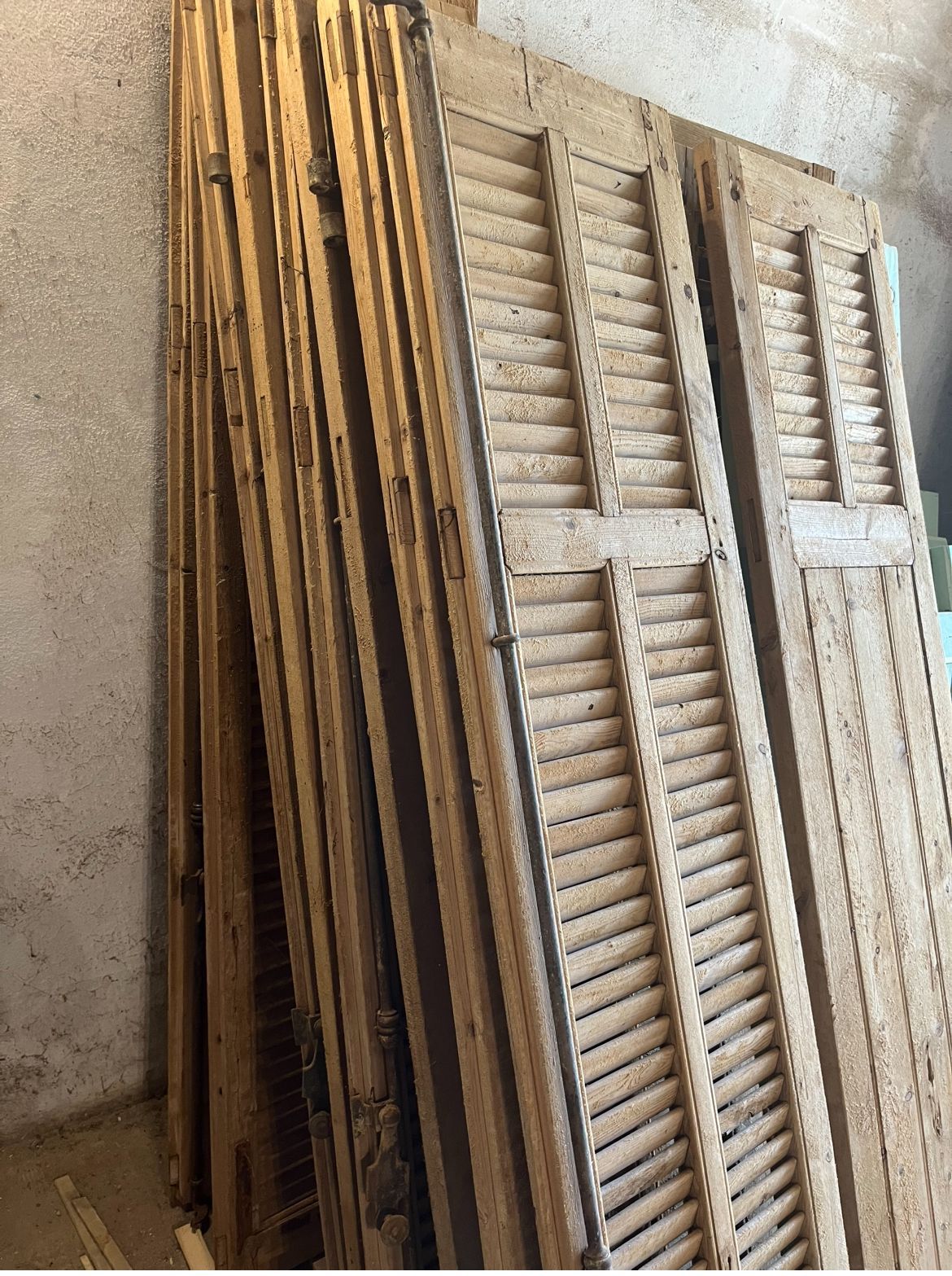 Vers la page Décapage de persiennes