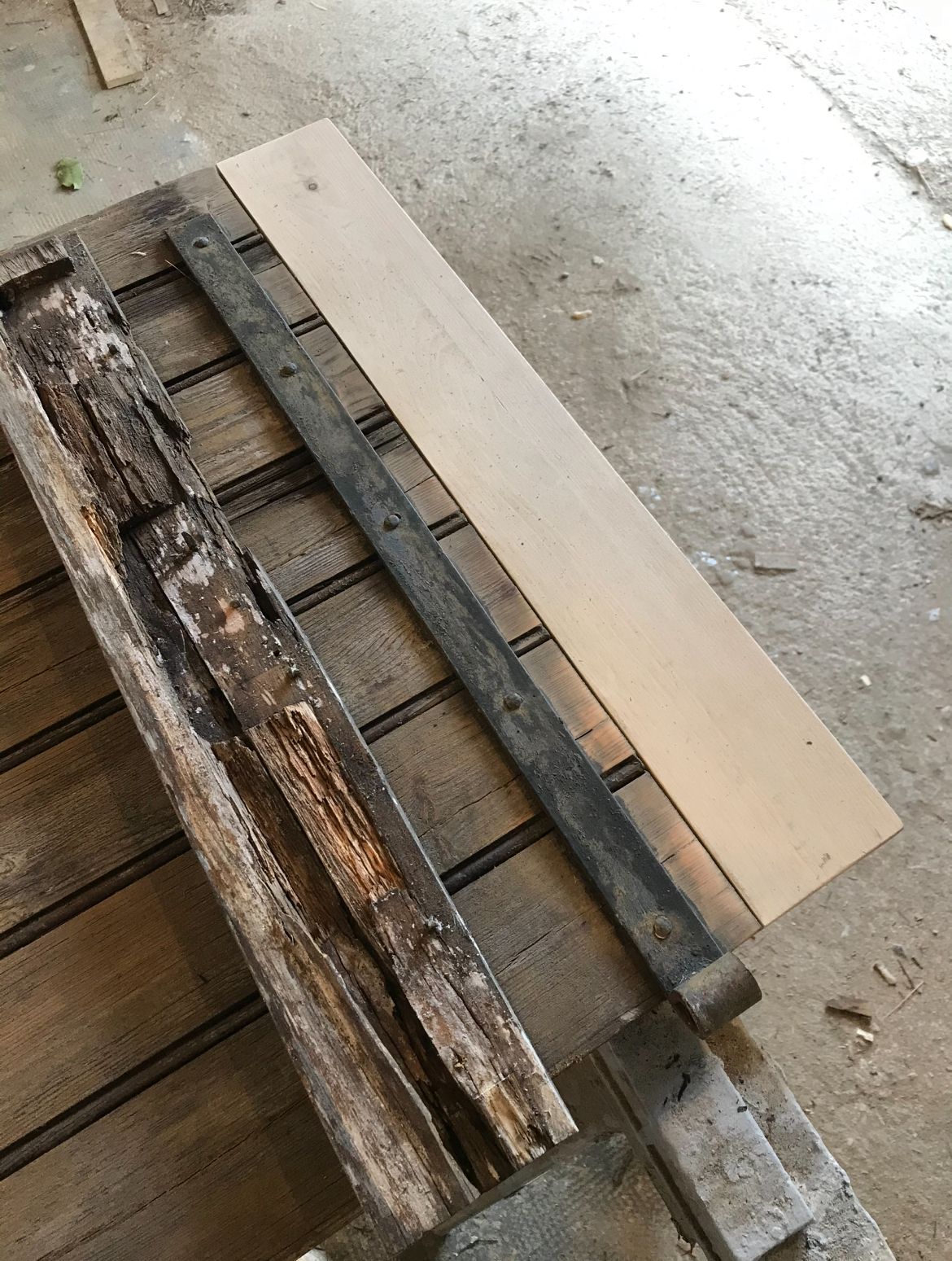 Volet en cours de rénovation.