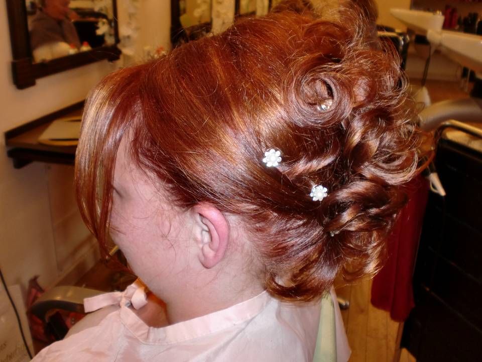 Hochsteckfrisur mit Perlen