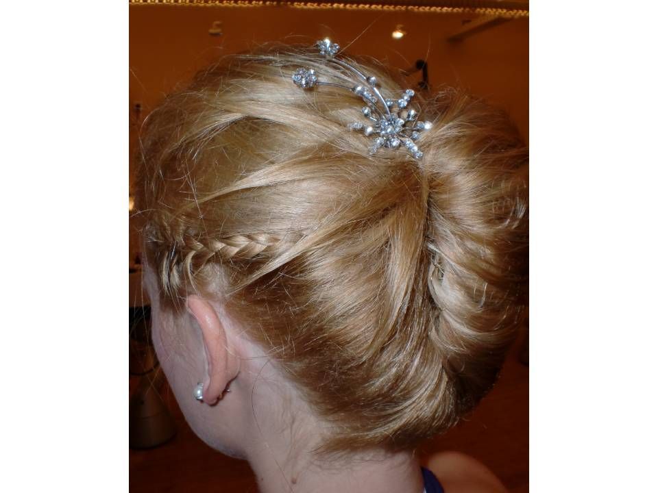 Hochsteckfrisur für blonde Haare