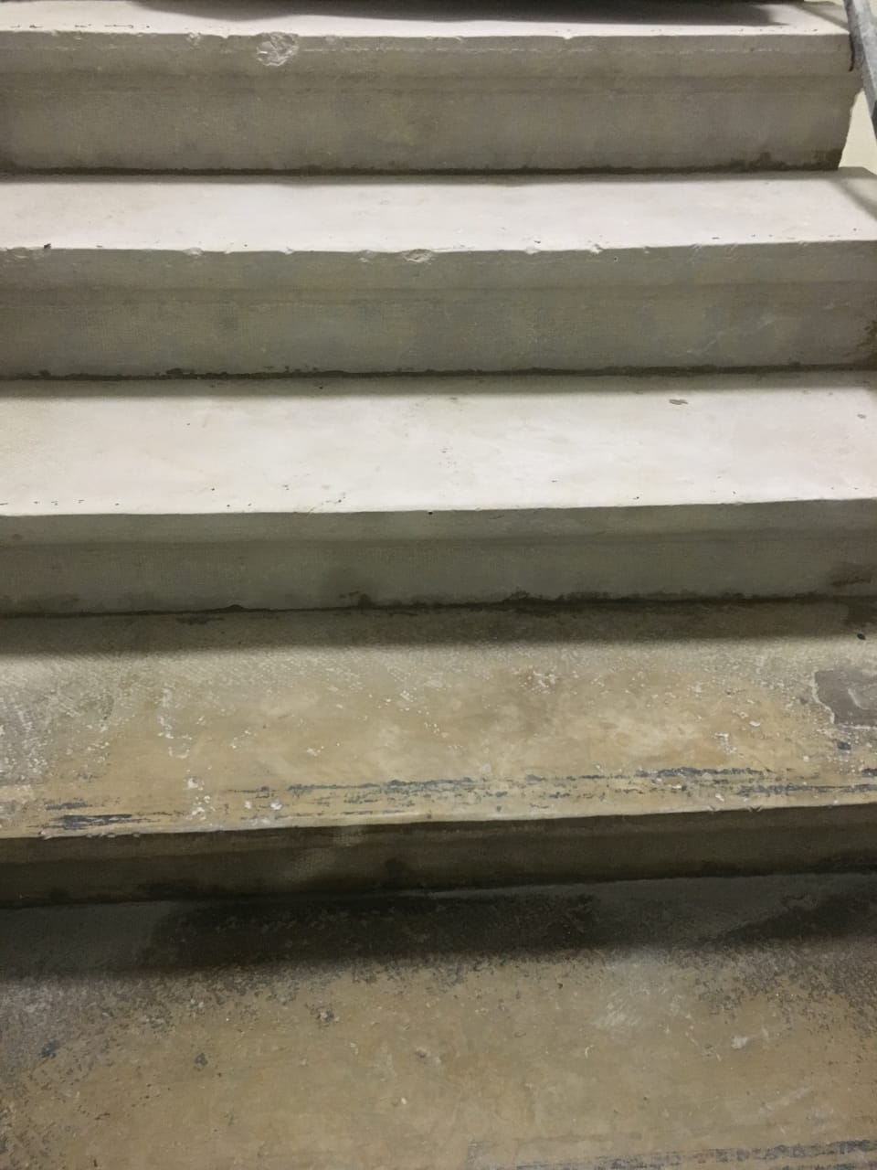 Gommage des marches en pierre