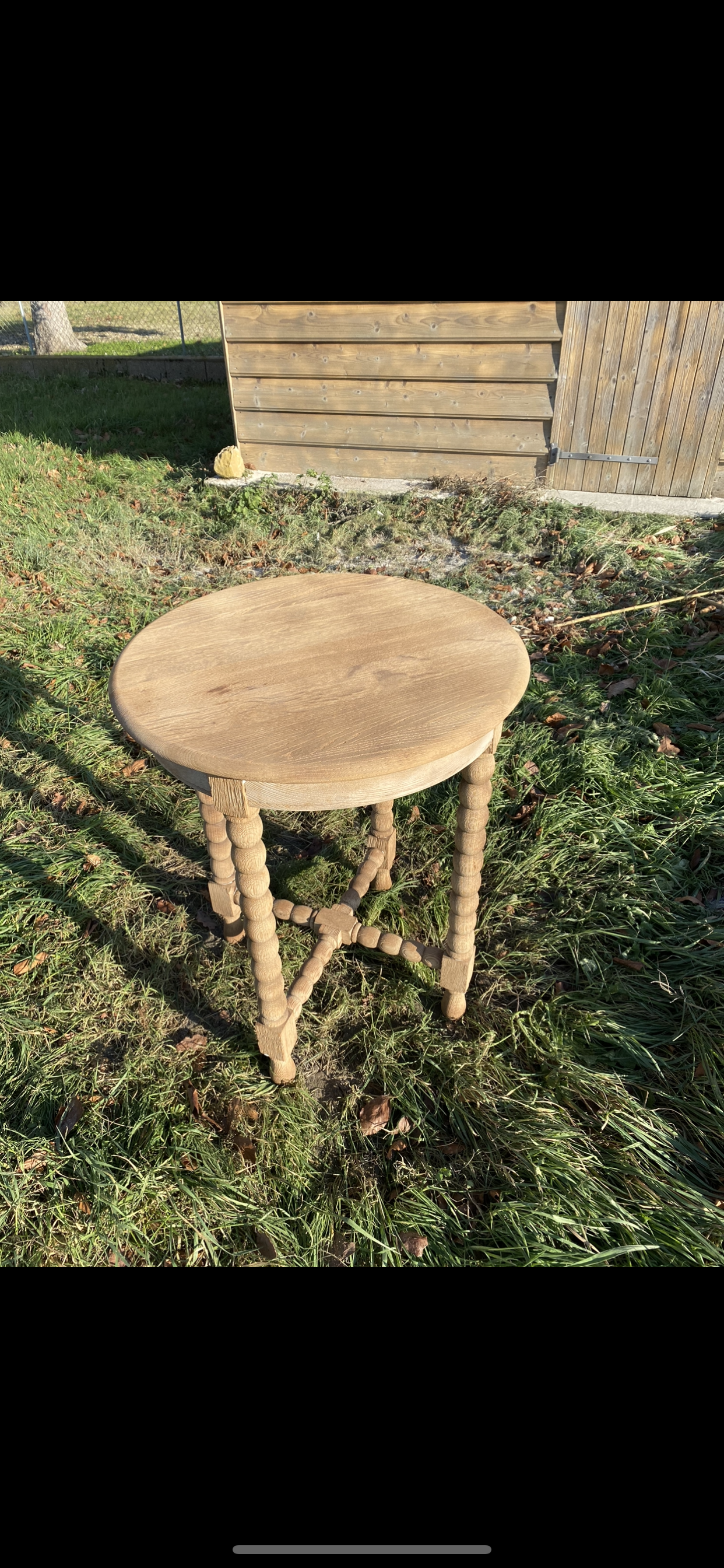 Guéridon en bois clair