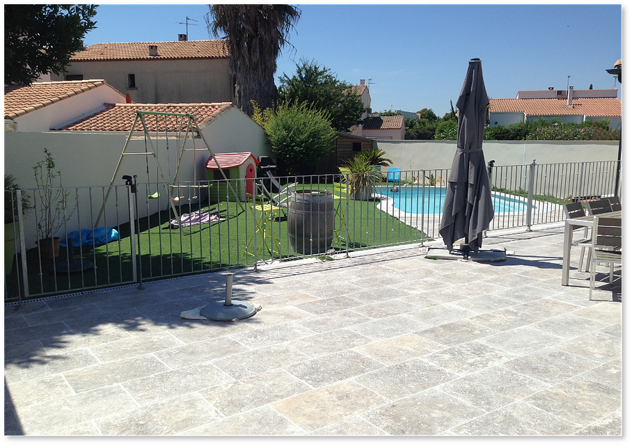 Terrasse et piscine