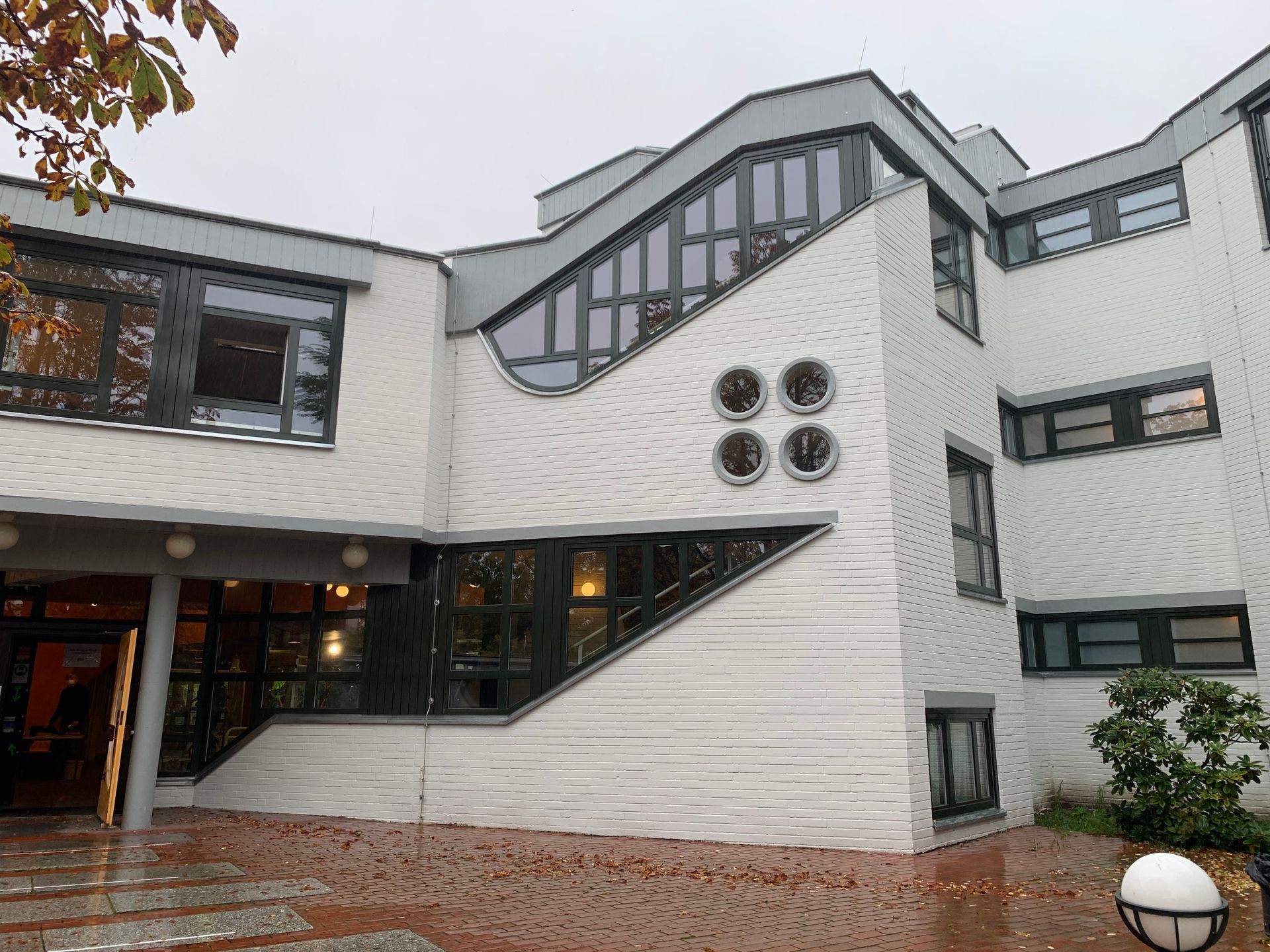 Fassadengestaltung in Weiß