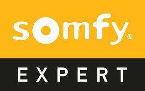 Somfy Expert-Logo auf gelbem und schwarzem Hintergrund