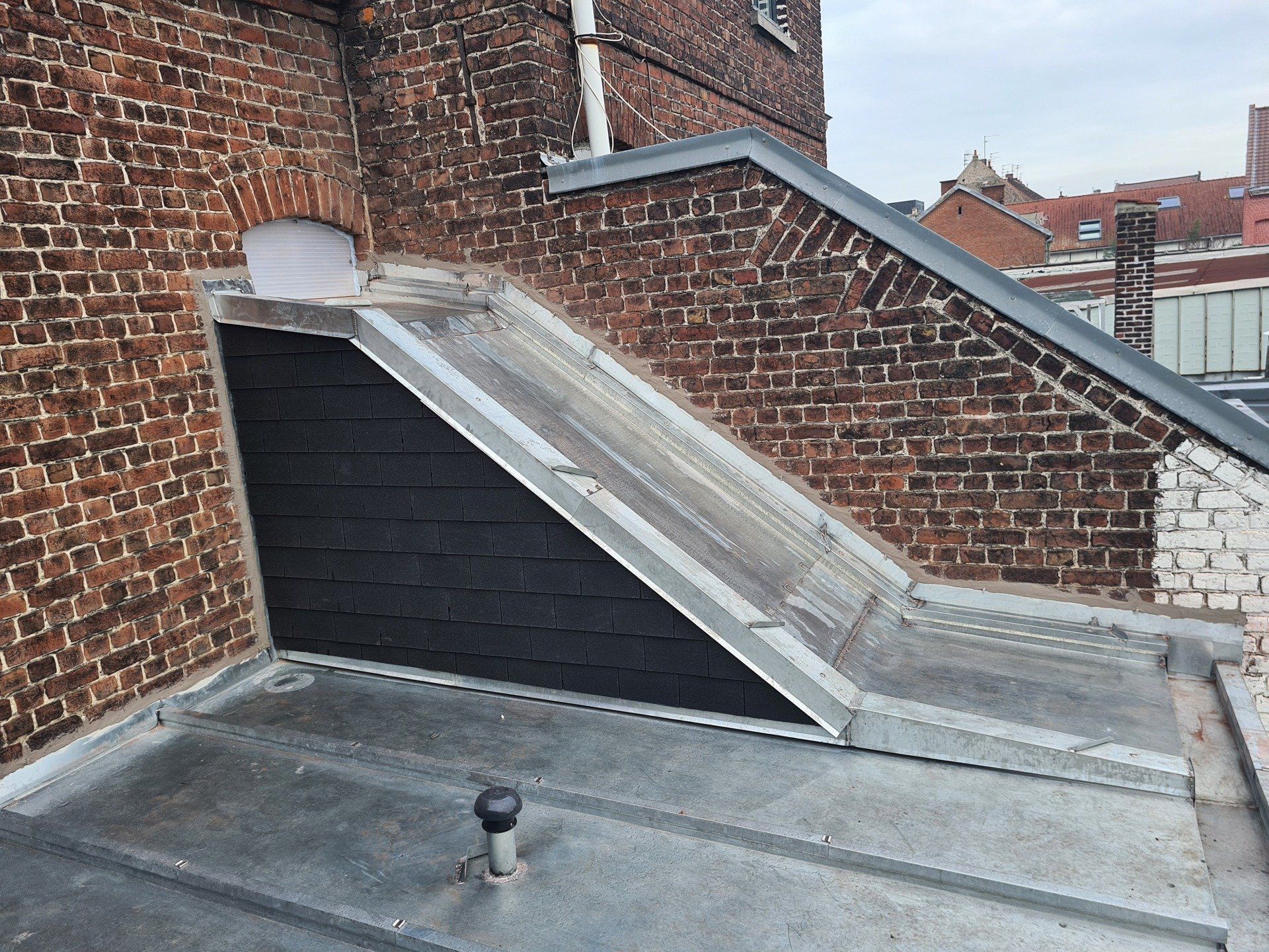 Vue après travaux d'un toit