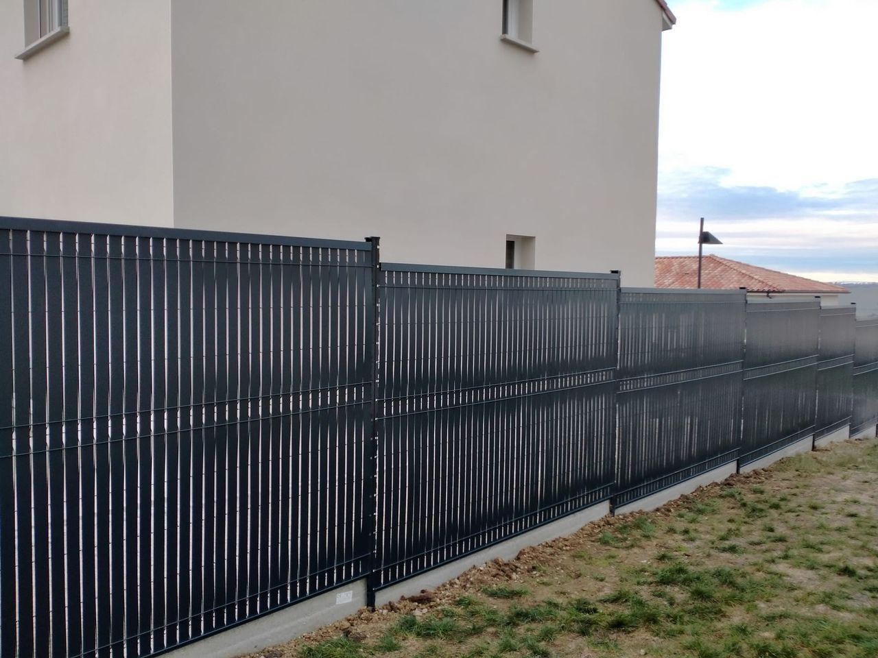 Cloture rigide avec latte aluminium