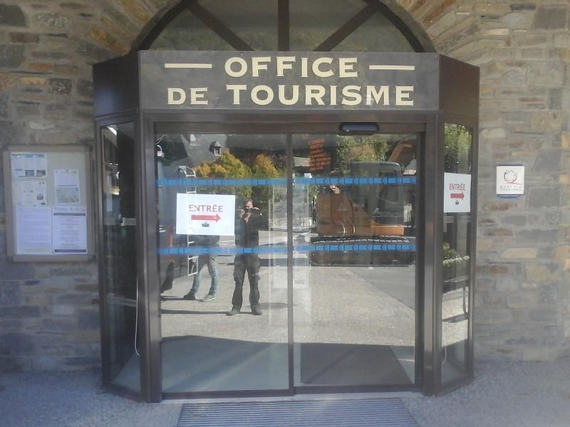 Porte piétonne automatique