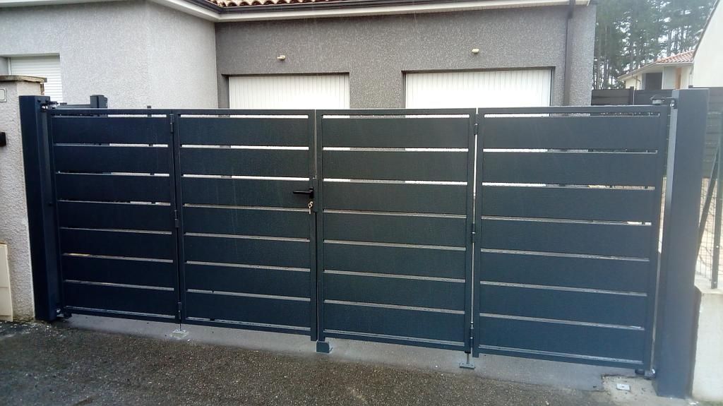 Portail en acier 4 battants fermé