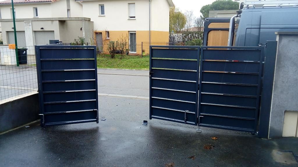 Portail en acier sur mesure avec 4 battants