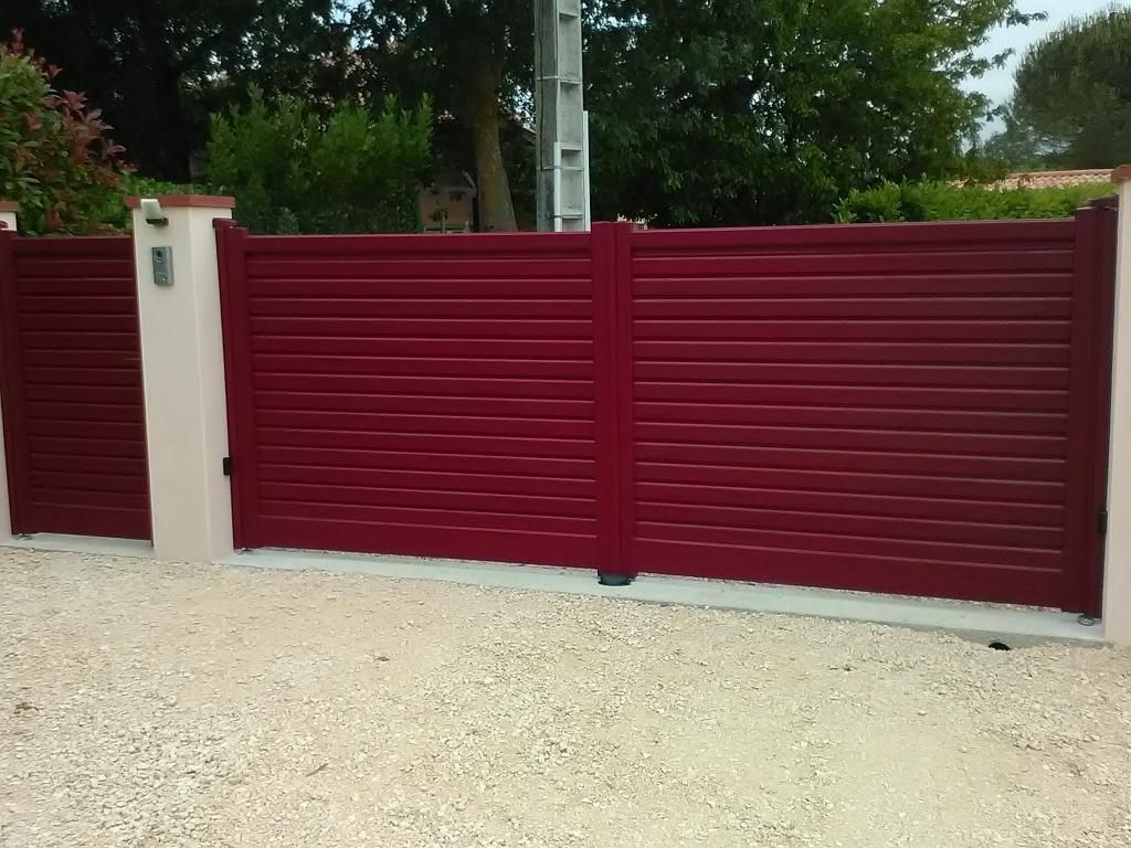 Portail et portillon automatiques rouge basque