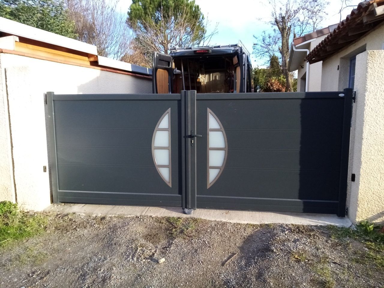 Portail battant aluminium PITERAK décor 