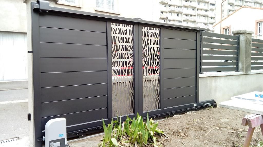 Portail aluminium avec motif
