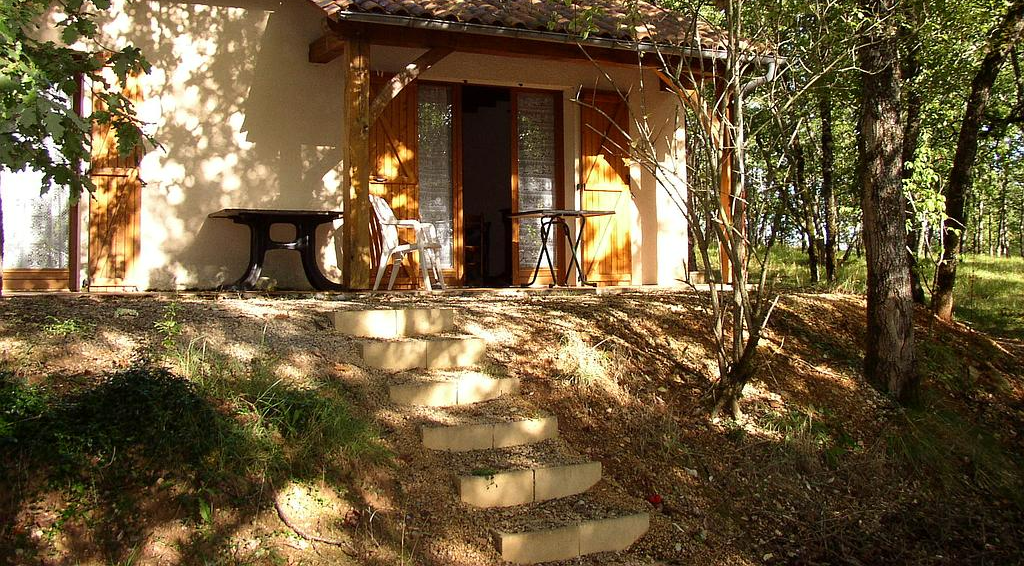 Entrée d'une habitation en bois 