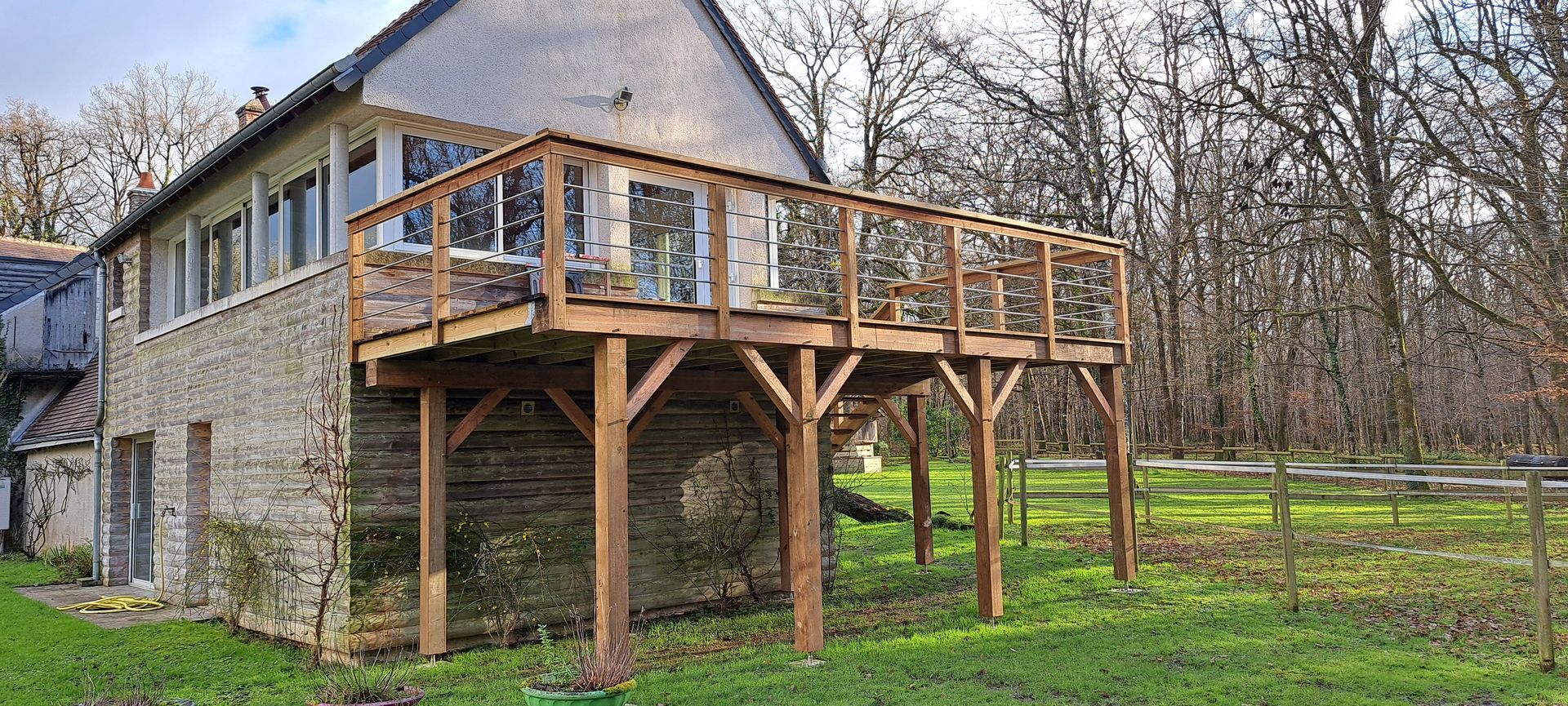 Terrasse en bois surélevée