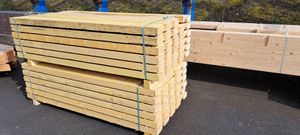Plusieurs planches de bois