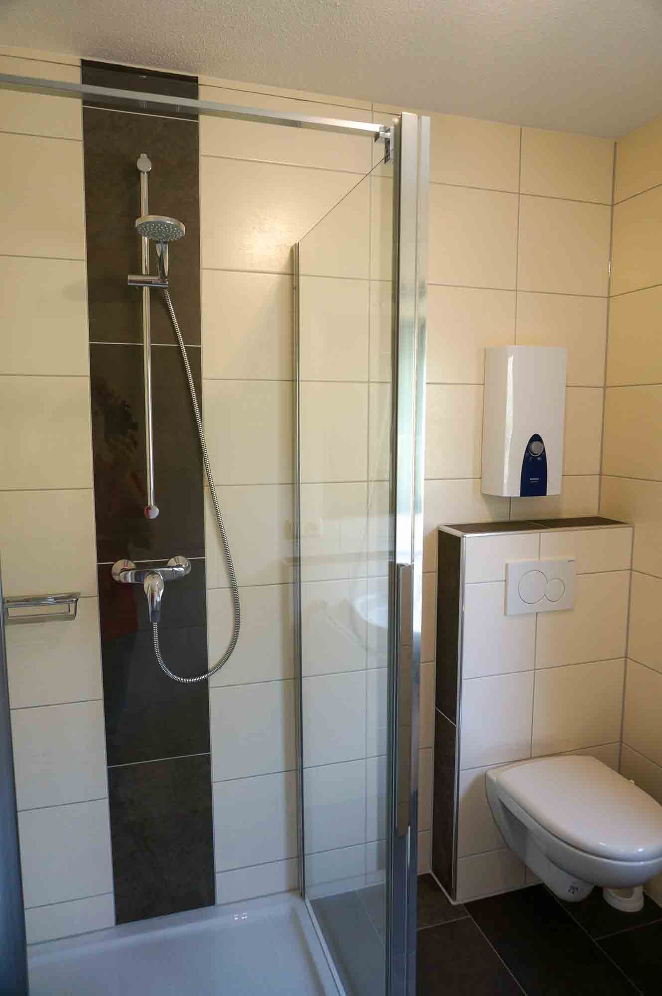 Badezimmer von Braml Haustechnik in Solla