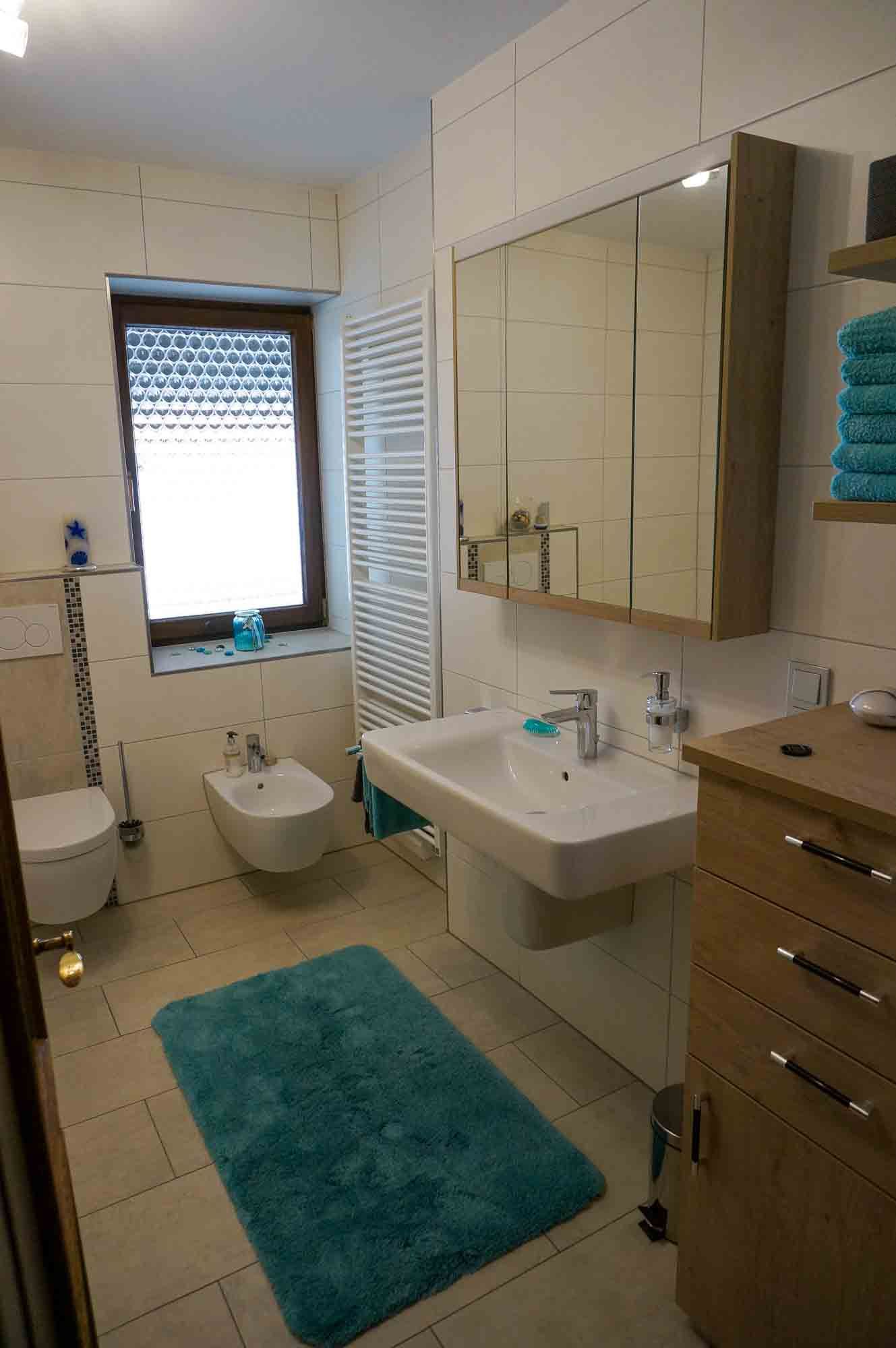 Badezimmer von Braml Haustechnik in Solla