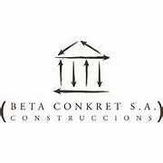 Logotipo para Beta Konkret SA Constructions: un contorno de edificio estilizado con flechas y texto negro sobre fondo blanco.