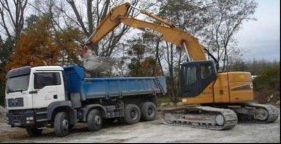 Camion benne pour évacuation de terre