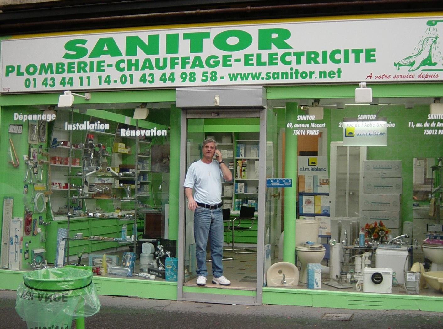 sanitor ancien magasin Paris 12e transféré